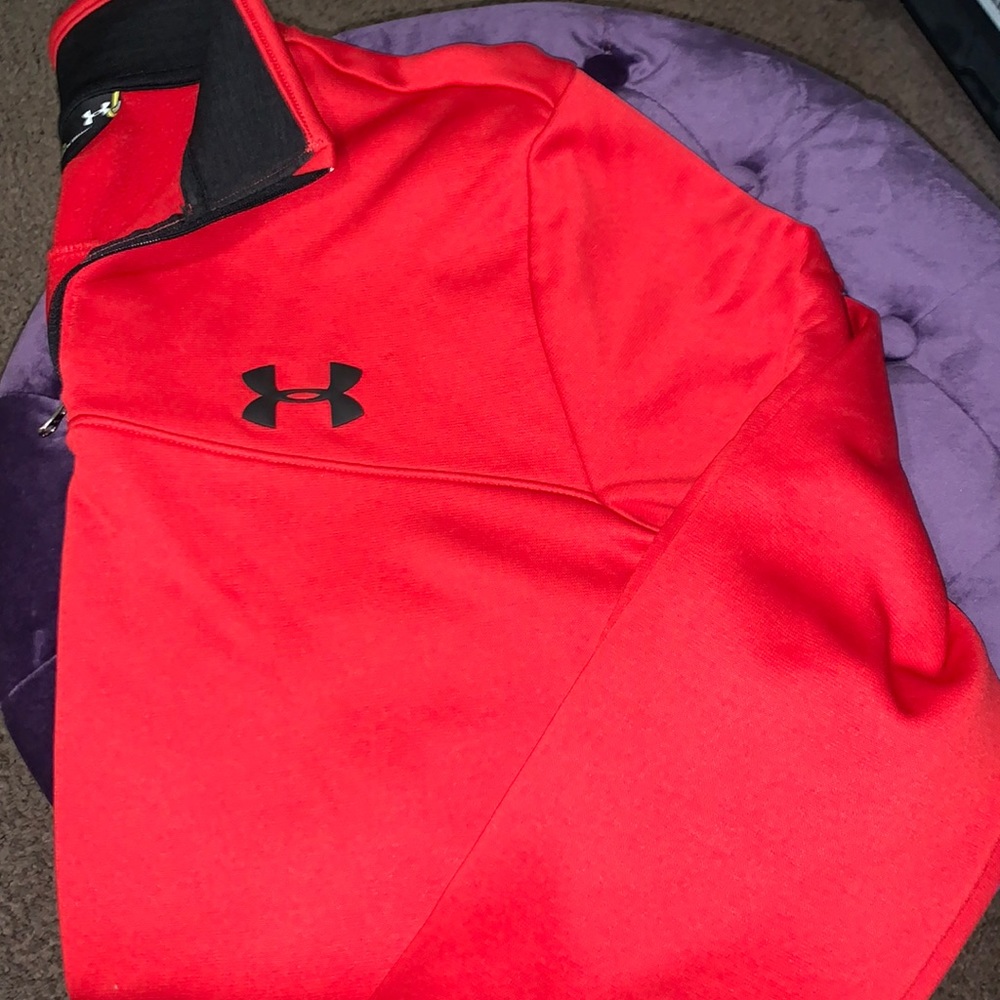 RED SWEATER